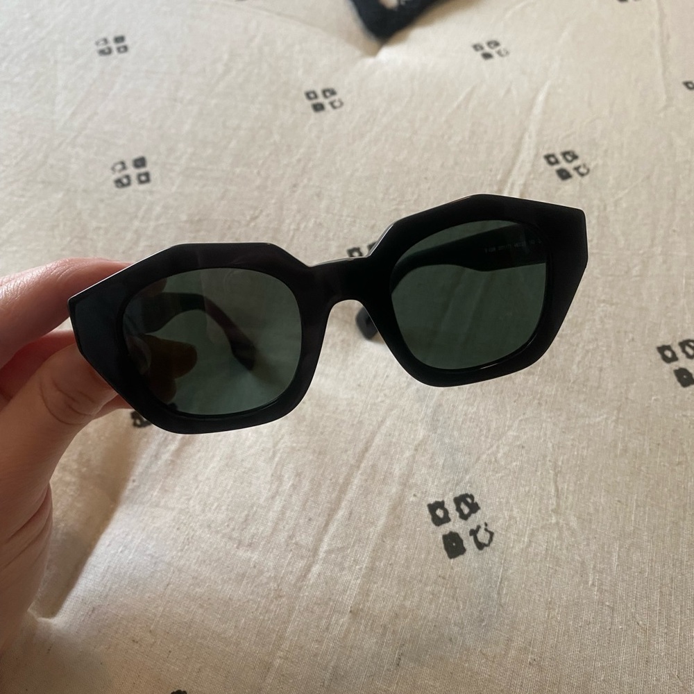 Burberry sunglasses excellent condition